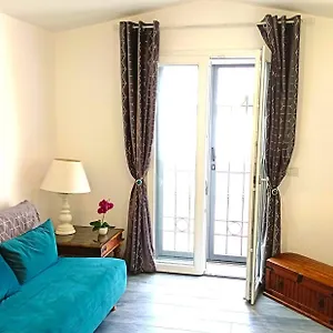 Chic Apartment Fiumicino